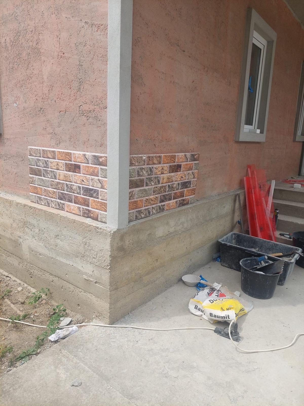 Détail de pose sur soubassement